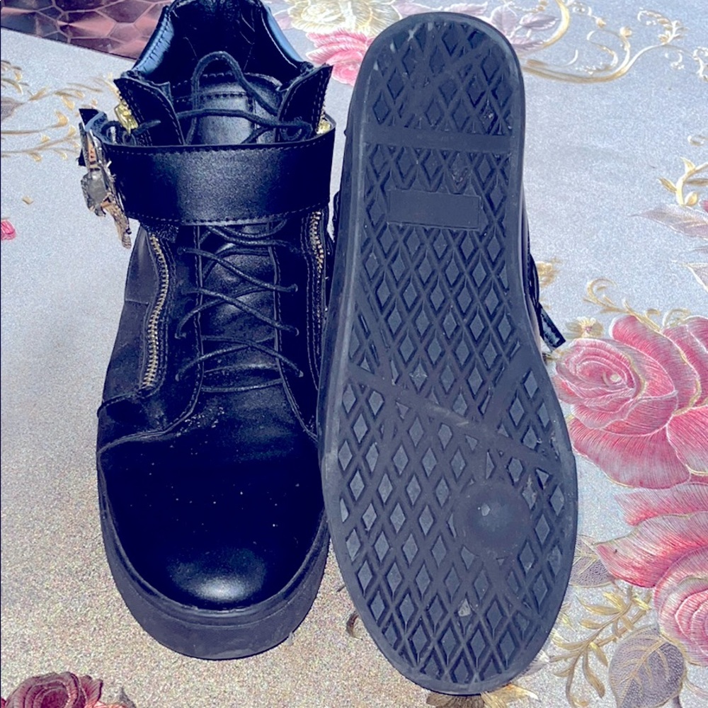 Shoes - Picture 6 of 6